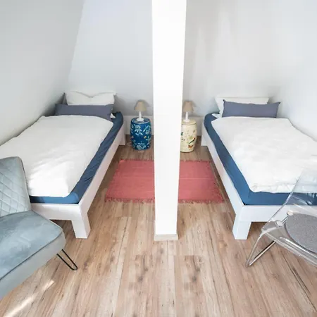 Golding - Flat 3