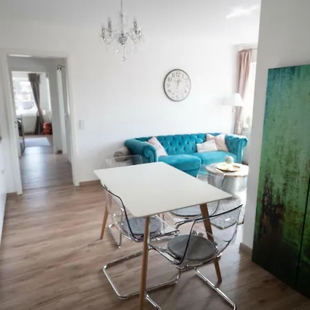 Golding - Flat 3 *